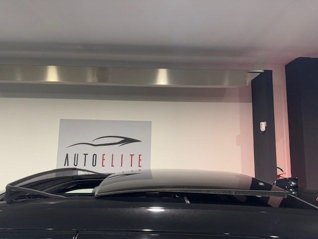 LAND ROVER Range Rover Velar usata, con Fari LED