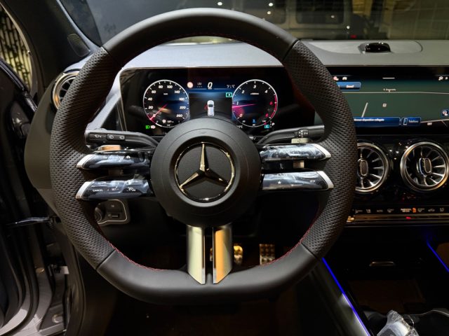 MERCEDES-BENZ GLA 200 usata, con Airbag posteriore