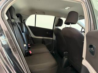 TOYOTA Yaris usata 11