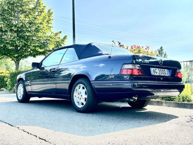 MERCEDES-BENZ E 200 usata, con Alzacristalli elettrici