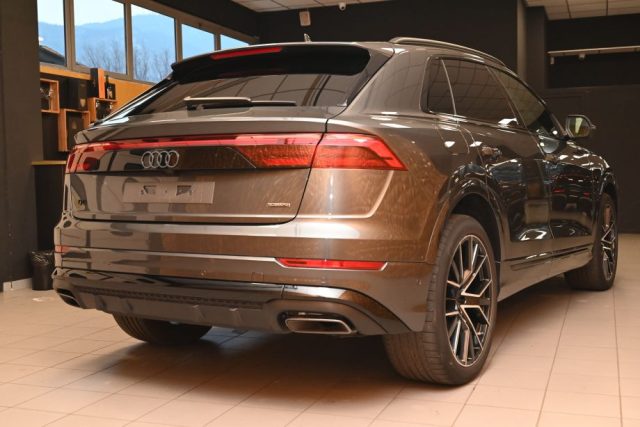 AUDI Q8 usata 2