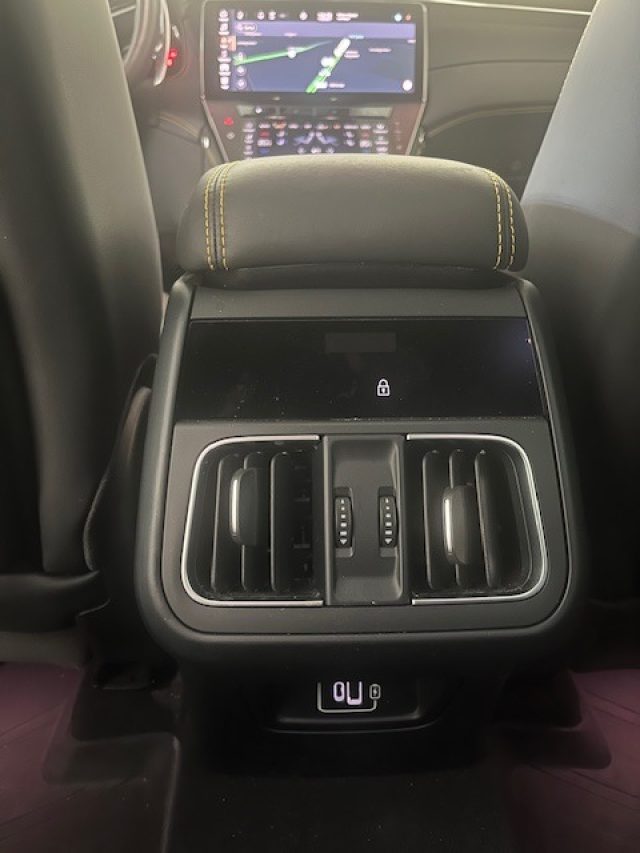 MASERATI Grecale usata, con Tetto panorama