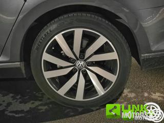 VOLKSWAGEN Passat usata 33