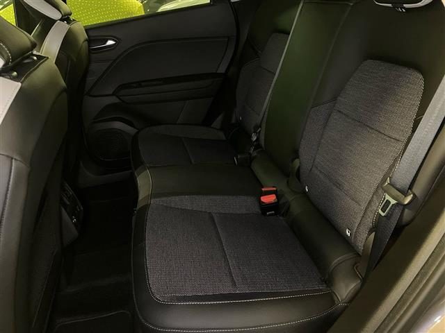 RENAULT Captur usata, con Volante in pelle