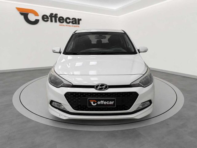 HYUNDAI i20 usata, con Airbag