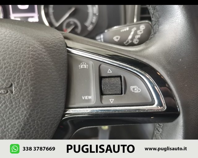 SKODA Karoq usata, con Sedile posteriore sdoppiato
