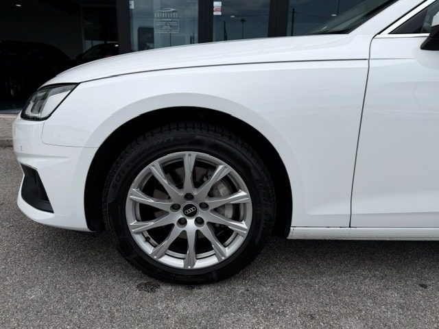 AUDI A4 usata, con Volante in pelle