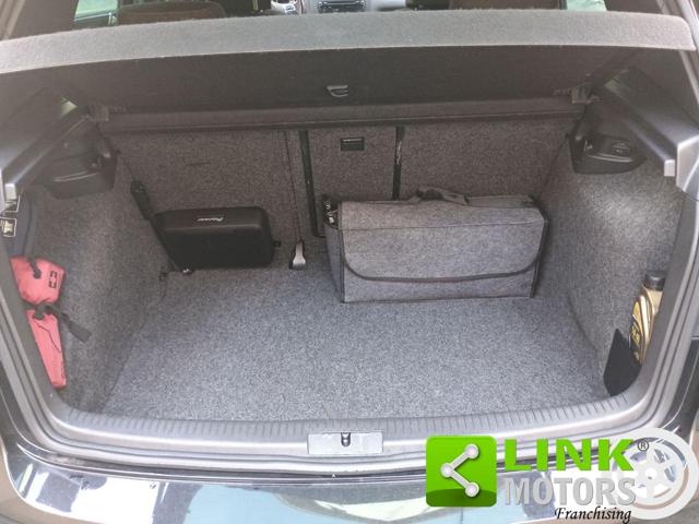 VOLKSWAGEN Golf usata, con Specchietti laterali elettrici