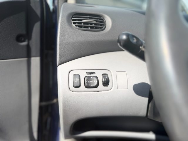 TOYOTA Yaris usata 22