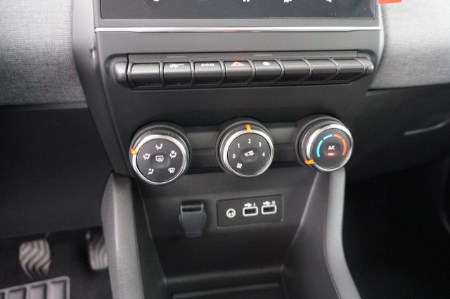 RENAULT Clio usata, con Fari LED