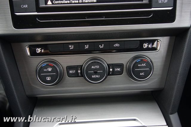 VOLKSWAGEN Passat usata, con Sedile posteriore sdoppiato