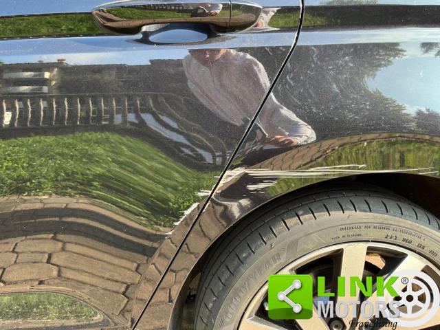 VOLKSWAGEN Touran usata, con Fendinebbia