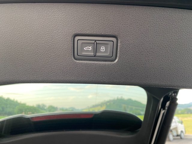 AUDI SQ5 usata, con Sensori di parcheggio anteriori