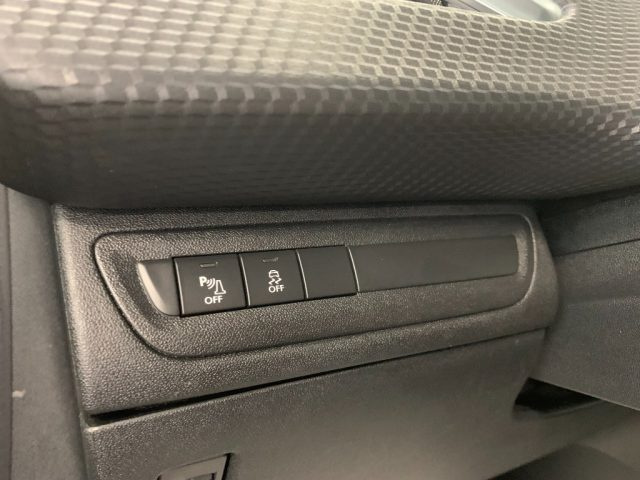 PEUGEOT 2008 usata, con Luci diurne LED