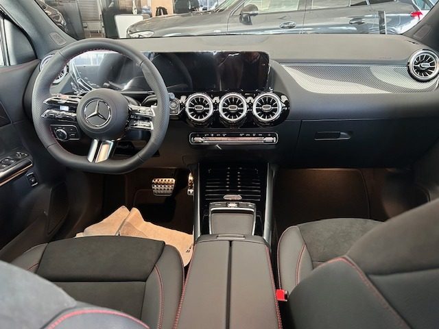 MERCEDES-BENZ GLA 200 usata, con Autoradio