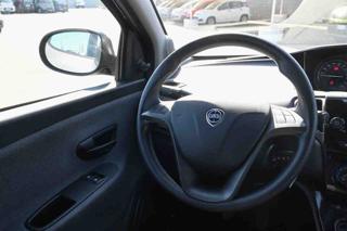 LANCIA Ypsilon usata, con Luci diurne