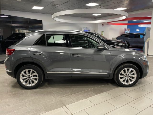 VOLKSWAGEN T-Roc usata, con USB