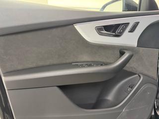AUDI Q8 usata, con Volante in pelle