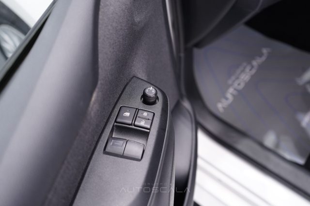 TOYOTA Yaris usata, con Fendinebbia
