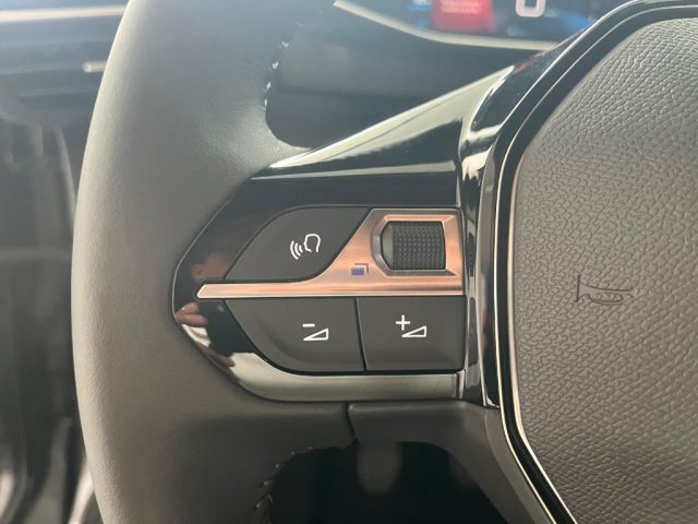 PEUGEOT 2008 usata, con Sensori di parcheggio posteriori