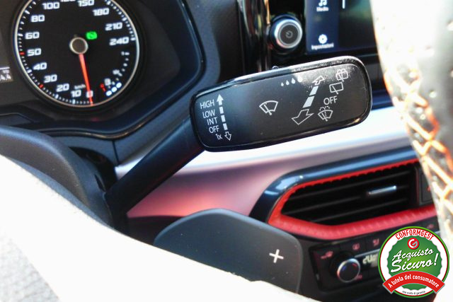SEAT Arona usata, con Sedile posteriore sdoppiato