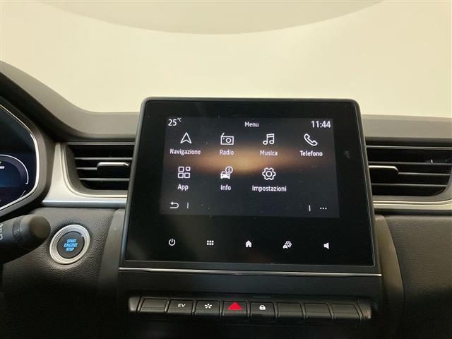 RENAULT Captur usata, con Volante in pelle