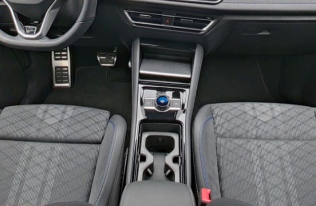 VOLKSWAGEN Tiguan usata, con Autoradio