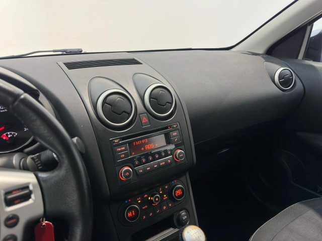 NISSAN Qashqai usata, con Controllo automatico clima