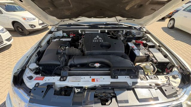 MITSUBISHI Pajero usata, con Specchietti laterali elettrici