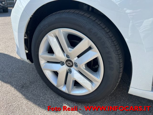 RENAULT Clio usata, con Autoradio digitale