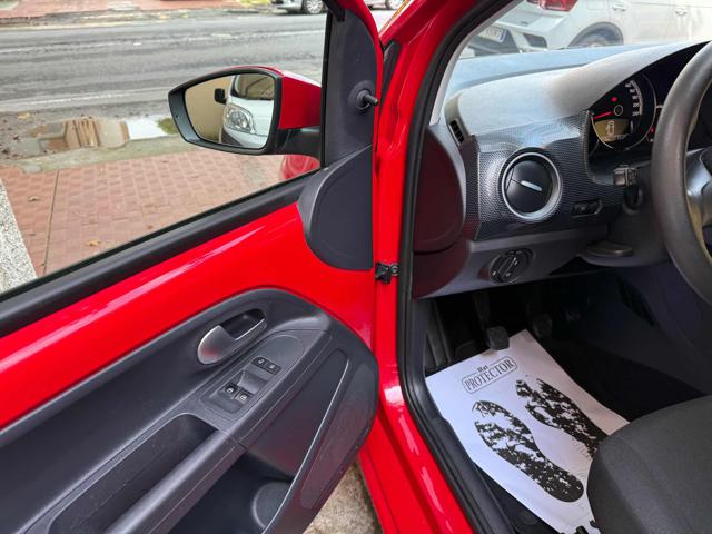 VOLKSWAGEN up! usata 23