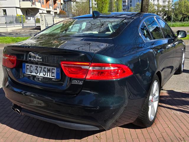 JAGUAR XE usata, con Autoradio
