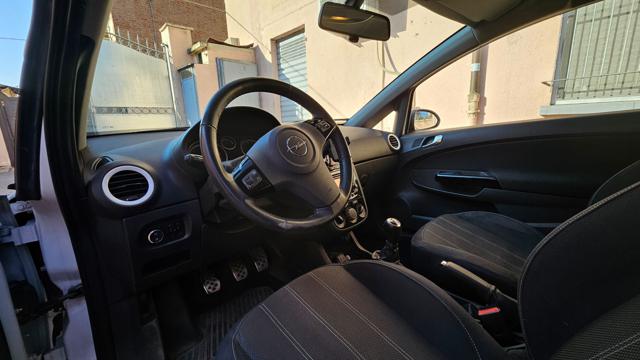 OPEL Corsa usata, con ESP