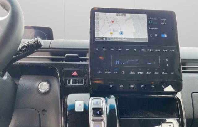 HYUNDAI Staria usata, con Cruise Control