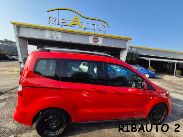 FORD Tourneo Courier usata 21