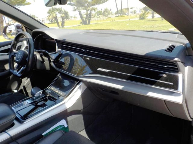 AUDI Q8 usata, con Leve al volante