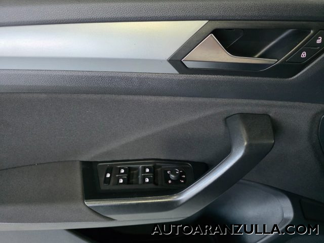 VOLKSWAGEN T-Roc usata, con Luci diurne LED