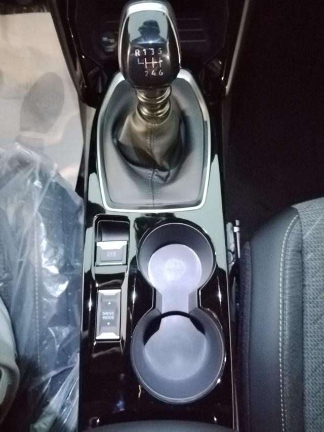 PEUGEOT 2008 usata, con Controllo automatico clima