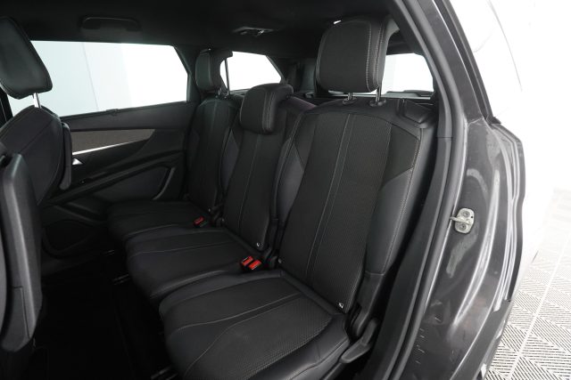 PEUGEOT 5008 usata 9