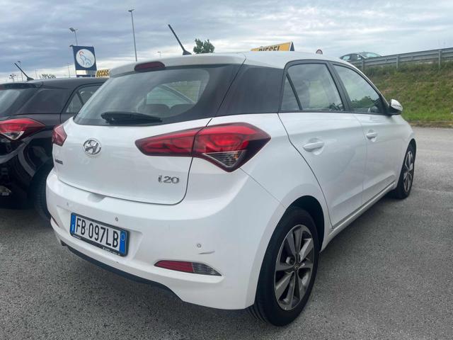HYUNDAI i20 usata, con Airbag laterali
