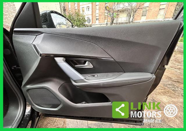 PEUGEOT 2008 usata, con Sensori di parcheggio anteriori