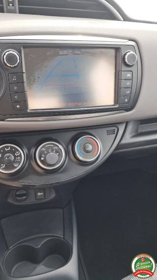 TOYOTA Yaris usata, con Autoradio
