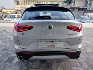 ALFA ROMEO Stelvio usata, con Leve al volante