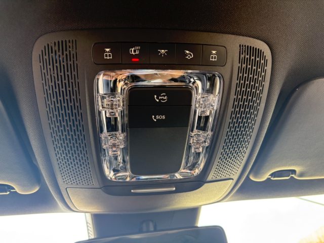 MERCEDES-BENZ A 180 usata, con Kit antipanne