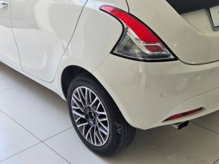 LANCIA Ypsilon usata, con Autoradio