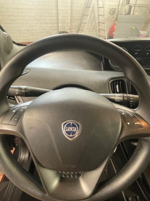 LANCIA Ypsilon usata, con ESP