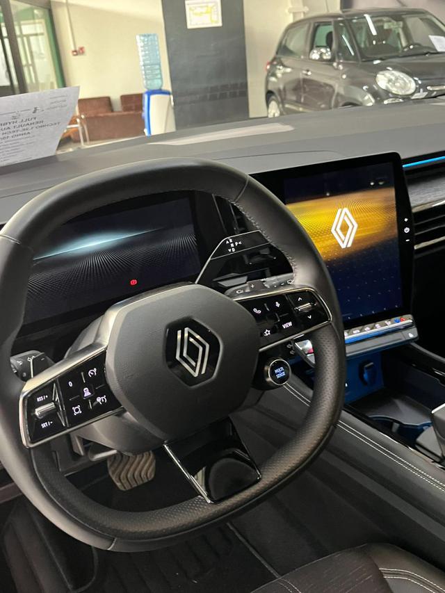 RENAULT Austral usata, con Park Distance Control