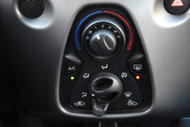 TOYOTA Aygo usata, con Luci diurne LED