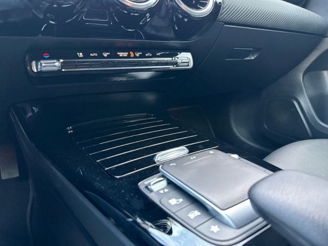MERCEDES-BENZ A 180 usata, con USB
