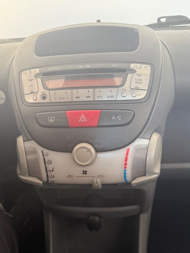 TOYOTA Aygo usata 9